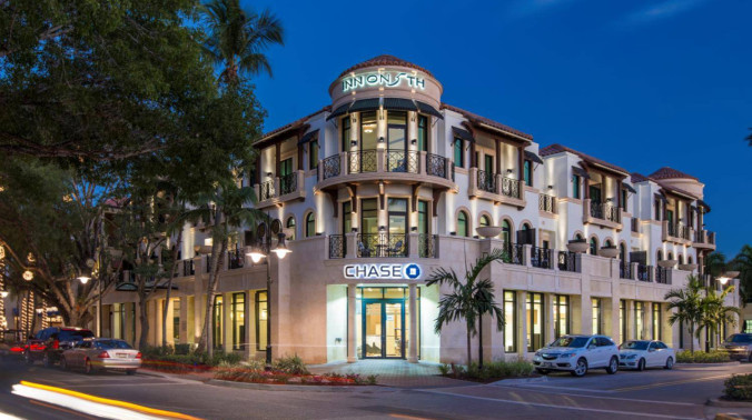 Chase Bank Closes in Naples, Florida