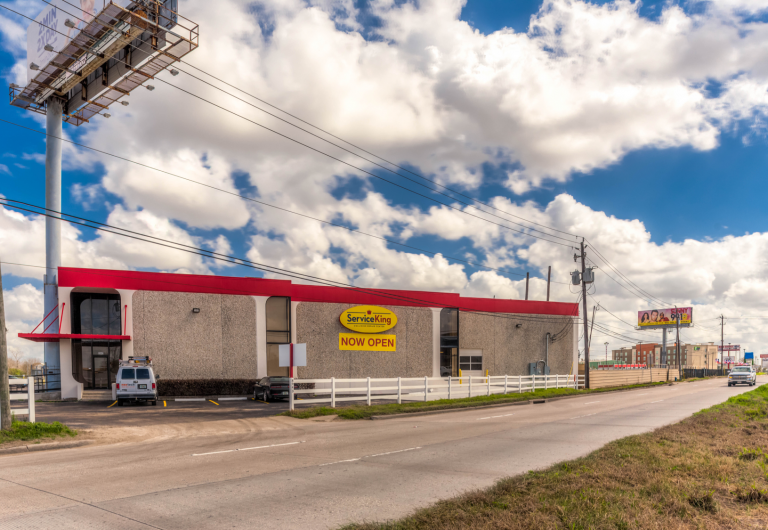 SIG Handles Deal on Non-Traditional Automotive Retail Location in Houston Texas