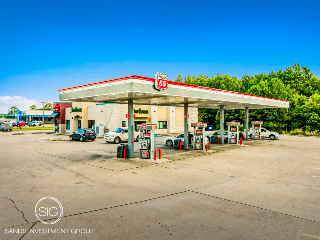 Owner-User or Lease Available For C-Store | Carthage, TX