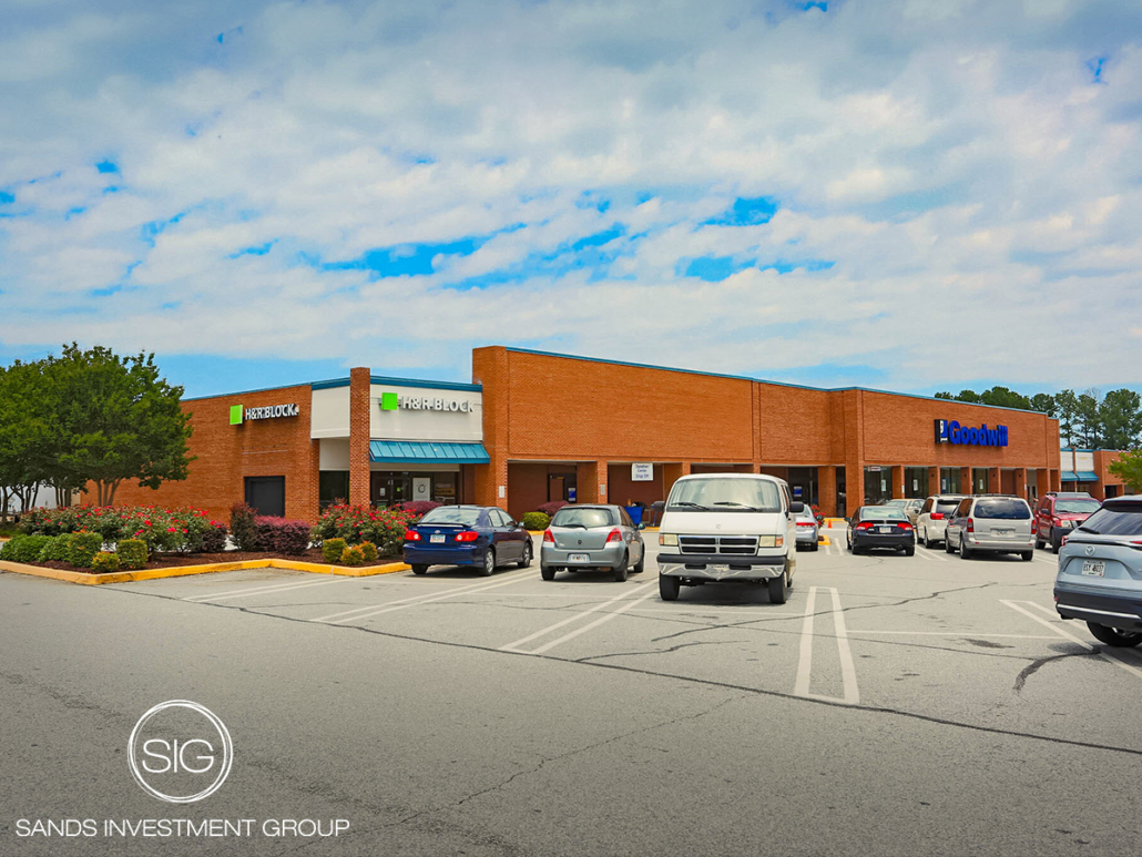 Crossroads Shopping Center | Buford, GA