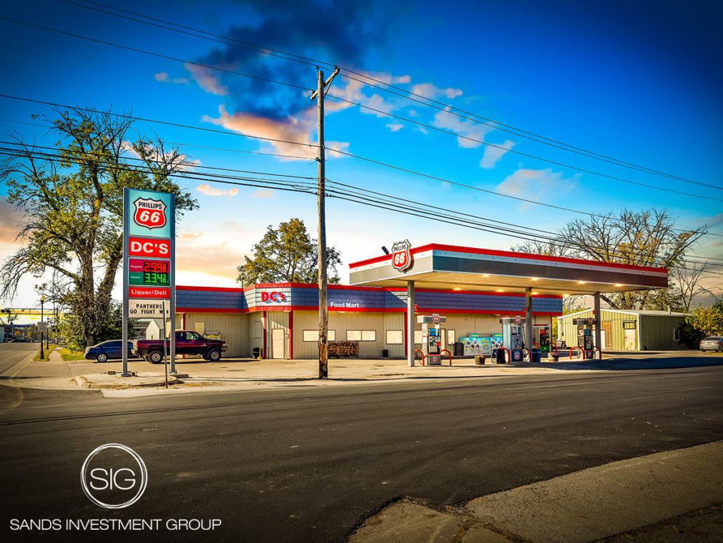 DC’s Gas Station | Centralia, MO