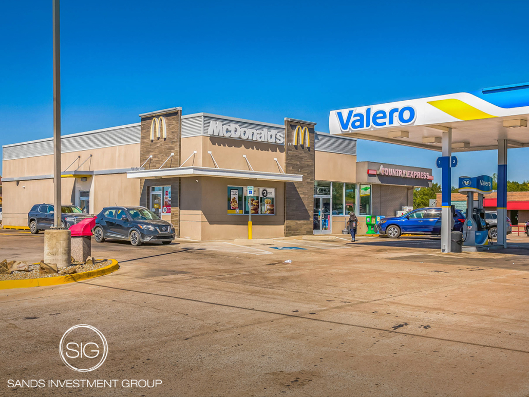 McDonald’s & Valero Gas Station – Net Lease | Waldron, AR